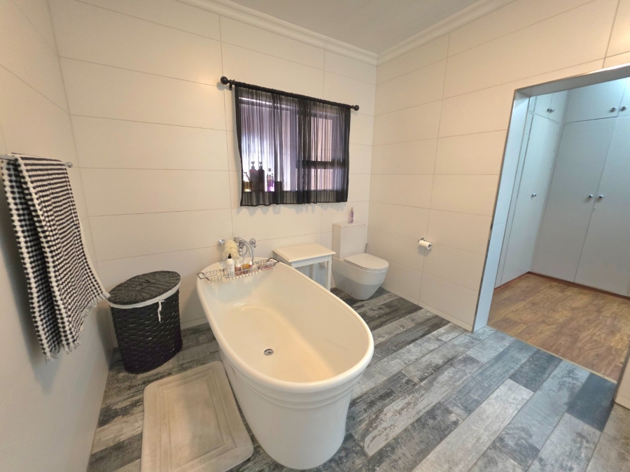 4 Bedroom Property for Sale in Panorama Free State